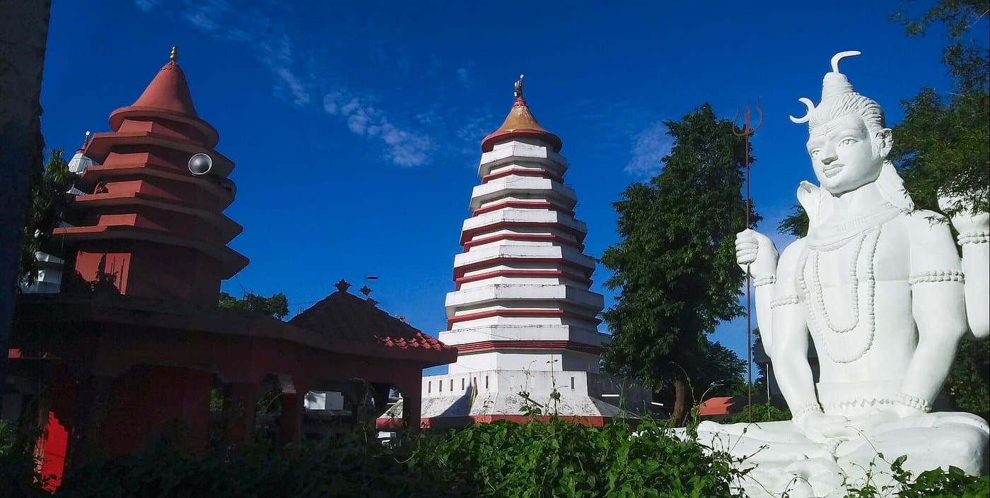Parasmani Dham temple campus with Lord Shiva statue